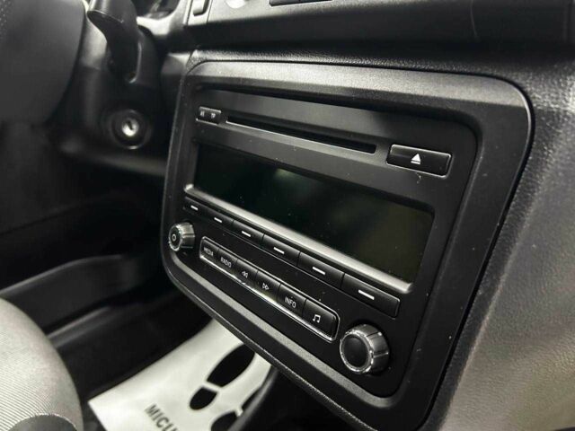 Шкода Фабія 2014 у Чернівцях на Automoto.ua Синій Шкода Фабія, об'ємом двигуна 1.2 л та пробігом 138 тис. км за 7000 $, фото 15 на Automoto.ua