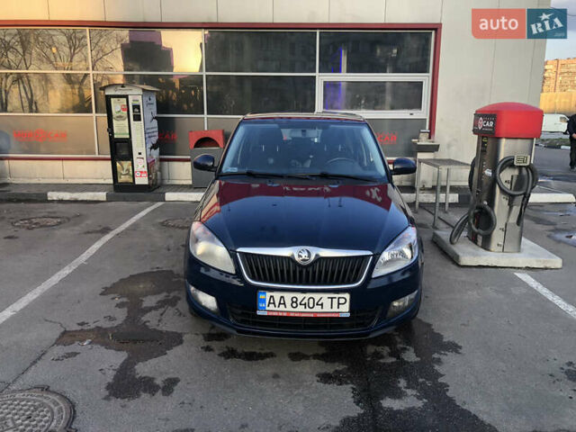 Синий Шкода Фабия, объемом двигателя 1.6 л и пробегом 297 тыс. км за 6500 $, фото 4 на Automoto.ua