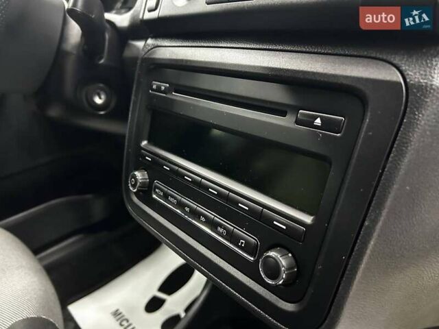 Шкода Фабія 2014 у Чернівцях на Automoto.ua Синій Шкода Фабія, об'ємом двигуна 1.2 л та пробігом 138 тис. км за 7000 $, фото 15 на Automoto.ua