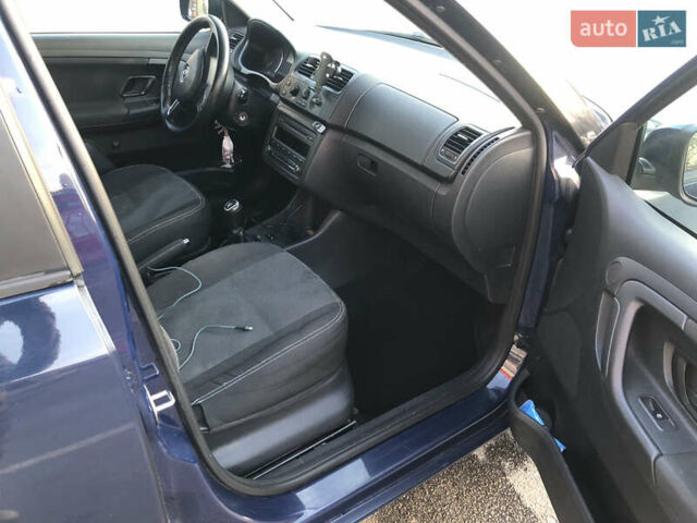 Синий Шкода Фабия, объемом двигателя 1.6 л и пробегом 297 тыс. км за 6500 $, фото 2 на Automoto.ua