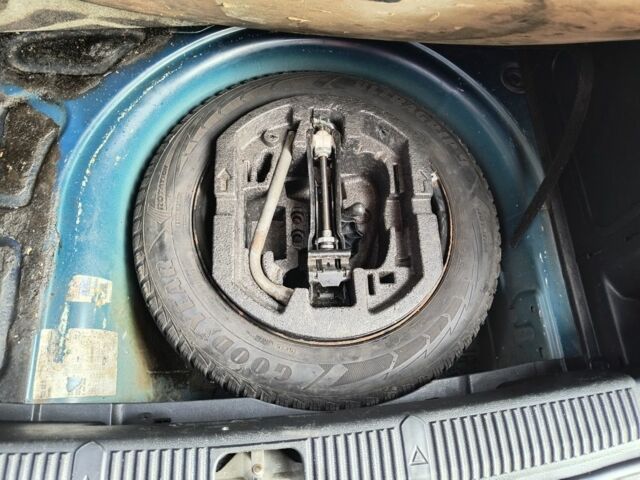 Шкода Фабия 2014 в Кривом Роге на Automoto.ua Синий Шкода Фабия, объемом двигателя 1.6 л и пробегом 185 тыс. км за 6900 $, фото 16 на Automoto.ua