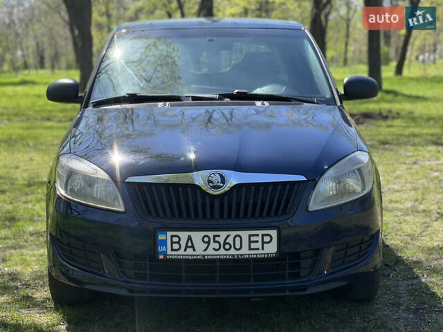 Синий Шкода Фабия, объемом двигателя 1.2 л и пробегом 275 тыс. км за 4950 $, фото 1 на Automoto.ua