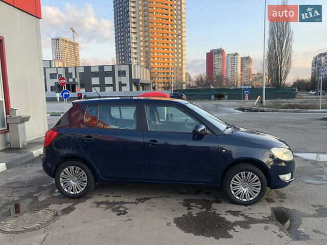 Синий Шкода Фабия, объемом двигателя 1.6 л и пробегом 297 тыс. км за 6500 $, фото 1 на Automoto.ua