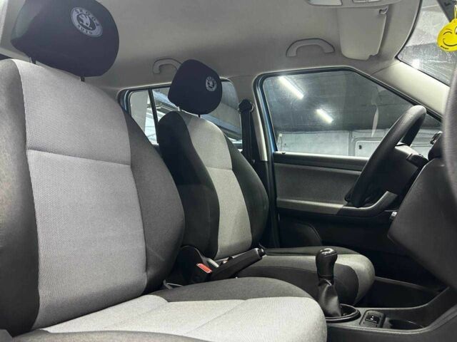 Шкода Фабія 2014 у Чернівцях на Automoto.ua Синій Шкода Фабія, об'ємом двигуна 1.2 л та пробігом 138 тис. км за 7000 $, фото 13 на Automoto.ua