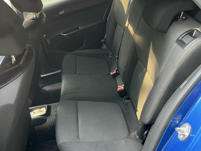 Синий Шкода Фабия, объемом двигателя 1 л и пробегом 102 тыс. км за 7200 $, фото 9 на Automoto.ua