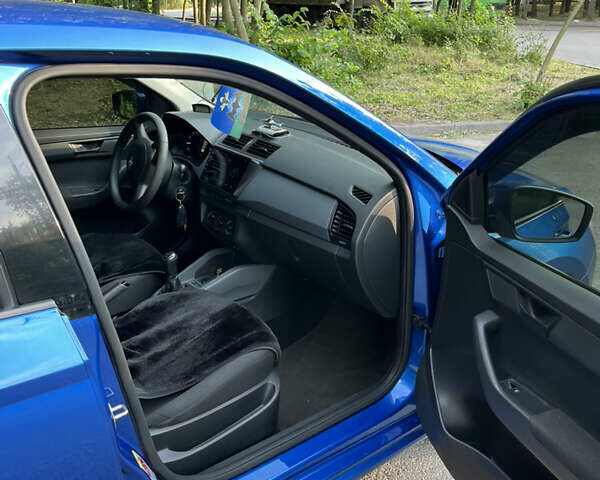 Синий Шкода Фабия, объемом двигателя 1 л и пробегом 102 тыс. км за 9500 $, фото 6 на Automoto.ua
