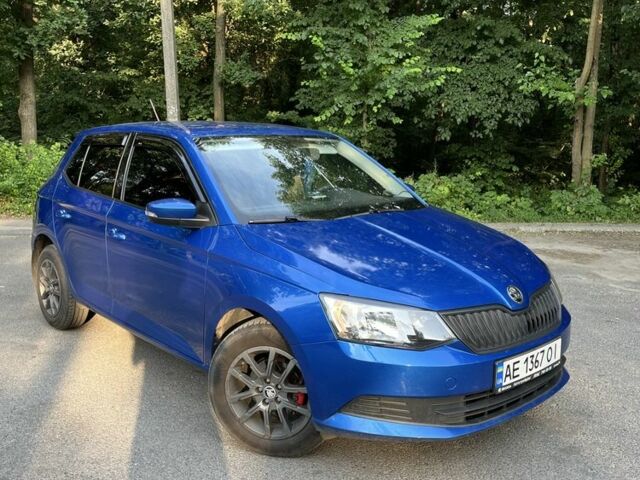 Синий Шкода Фабия, объемом двигателя 1 л и пробегом 102 тыс. км за 7200 $, фото 1 на Automoto.ua