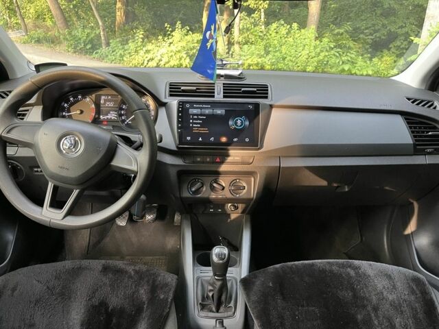 Синий Шкода Фабия, объемом двигателя 1 л и пробегом 102 тыс. км за 7200 $, фото 5 на Automoto.ua