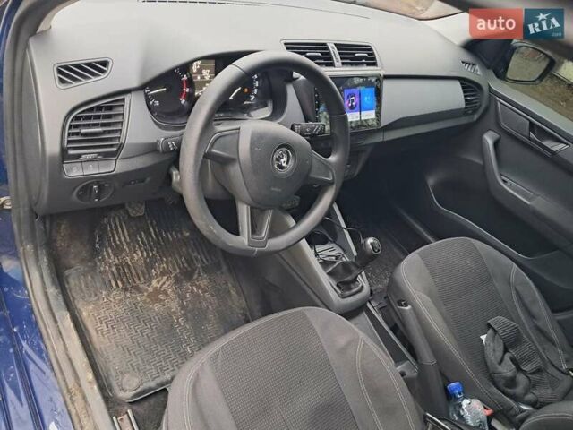 Синій Шкода Фабія, об'ємом двигуна 1 л та пробігом 127 тис. км за 5200 $, фото 9 на Automoto.ua