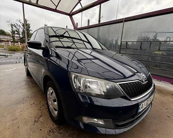 Синий Шкода Фабия, объемом двигателя 1.2 л и пробегом 200 тыс. км за 5700 $, фото 2 на Automoto.ua