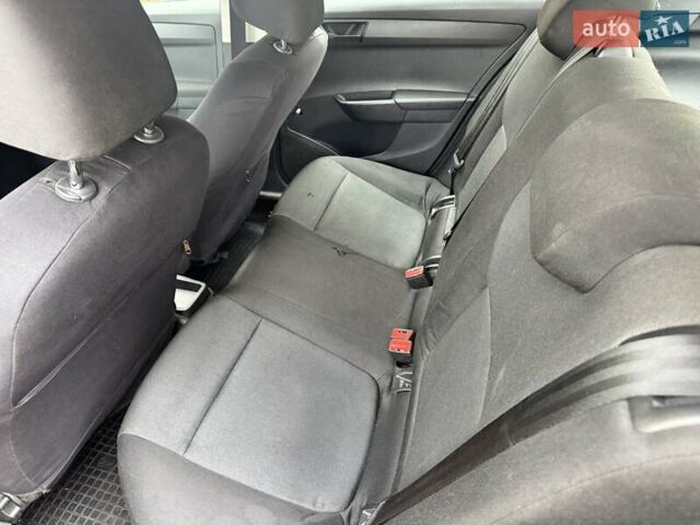 Шкода Фабия 2016 в Киеве на Automoto.ua Синий Шкода Фабия, объемом двигателя 1.2 л и пробегом 239 тыс. км за 3850 $, фото 7 на Automoto.ua