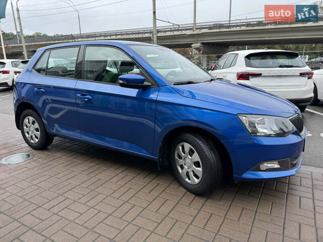 Синий Шкода Фабия, объемом двигателя 1.2 л и пробегом 30 тыс. км за 9200 $, фото 2 на Automoto.ua