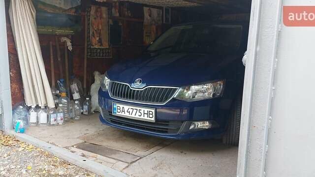 Синий Шкода Фабия, объемом двигателя 1.2 л и пробегом 196 тыс. км за 7100 $, фото 5 на Automoto.ua