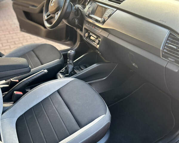 Синий Шкода Фабия, объемом двигателя 1.2 л и пробегом 57 тыс. км за 8500 $, фото 5 на Automoto.ua