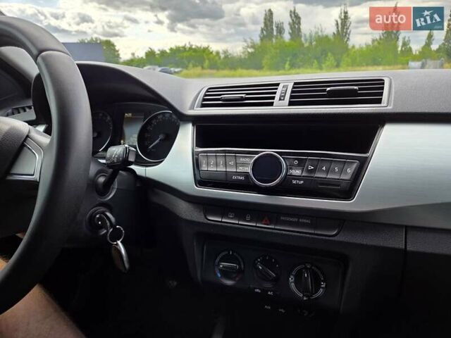 Синій Шкода Фабія, об'ємом двигуна 1.2 л та пробігом 160 тис. км за 6500 $, фото 10 на Automoto.ua