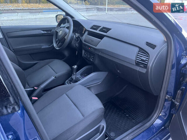 Шкода Фабія 2016 у Вінниці на Automoto.ua Синій Шкода Фабія, об'ємом двигуна 1 л та пробігом 99 тис. км за 6400 $, фото 11 на Automoto.ua