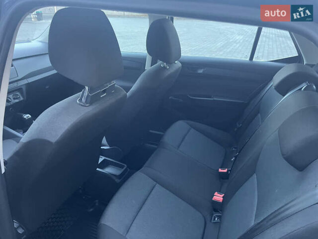 Шкода Фабія 2016 у Вінниці на Automoto.ua Синій Шкода Фабія, об'ємом двигуна 1 л та пробігом 99 тис. км за 6400 $, фото 13 на Automoto.ua