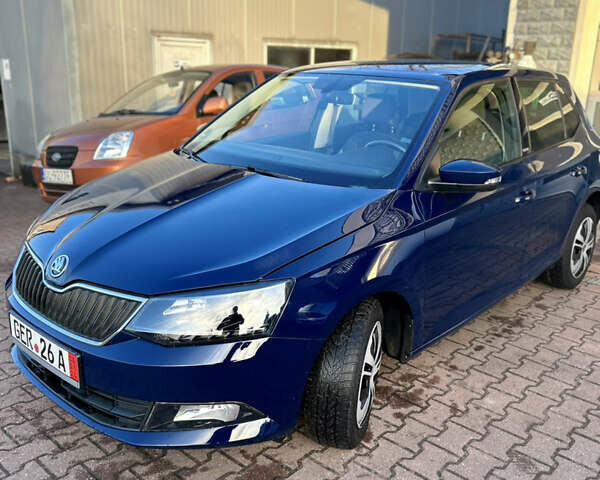 Синий Шкода Фабия, объемом двигателя 1.2 л и пробегом 57 тыс. км за 8500 $, фото 3 на Automoto.ua
