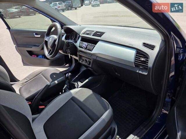 Синій Шкода Фабія, об'ємом двигуна 1.2 л та пробігом 160 тис. км за 6500 $, фото 12 на Automoto.ua