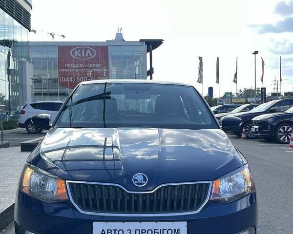Синий Шкода Фабия, объемом двигателя 1 л и пробегом 165 тыс. км за 5666 $, фото 2 на Automoto.ua