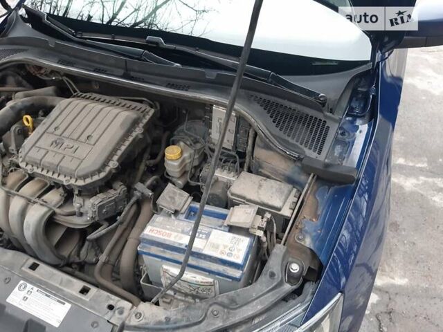 Синий Шкода Фабия, объемом двигателя 1 л и пробегом 143 тыс. км за 7650 $, фото 2 на Automoto.ua