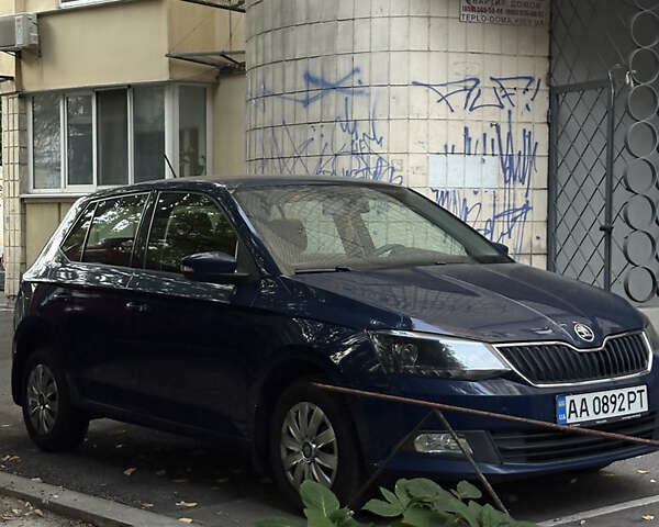 Синий Шкода Фабия, объемом двигателя 1 л и пробегом 175 тыс. км за 6900 $, фото 1 на Automoto.ua