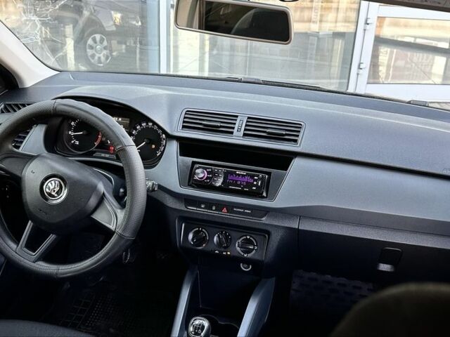 Синий Шкода Фабия, объемом двигателя 1 л и пробегом 160 тыс. км за 8900 $, фото 16 на Automoto.ua