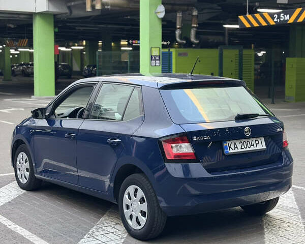 Синий Шкода Фабия, объемом двигателя 1 л и пробегом 212 тыс. км за 6100 $, фото 2 на Automoto.ua