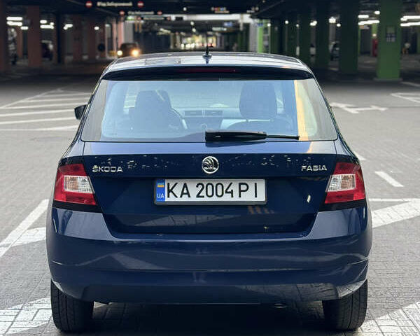 Синий Шкода Фабия, объемом двигателя 1 л и пробегом 212 тыс. км за 6100 $, фото 3 на Automoto.ua