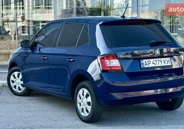 Синий Шкода Фабия, объемом двигателя 1 л и пробегом 161 тыс. км за 7999 $, фото 3 на Automoto.ua