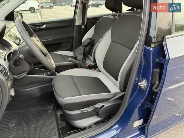Синий Шкода Фабия, объемом двигателя 1 л и пробегом 108 тыс. км за 7300 $, фото 11 на Automoto.ua