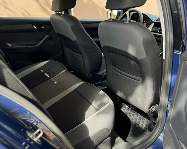 Синий Шкода Фабия, объемом двигателя 1 л и пробегом 160 тыс. км за 6999 $, фото 6 на Automoto.ua