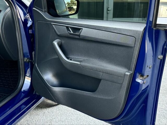 Синий Шкода Фабия, объемом двигателя 1 л и пробегом 160 тыс. км за 8900 $, фото 15 на Automoto.ua