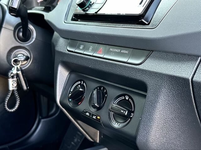 Синий Шкода Фабия, объемом двигателя 1 л и пробегом 160 тыс. км за 8900 $, фото 13 на Automoto.ua