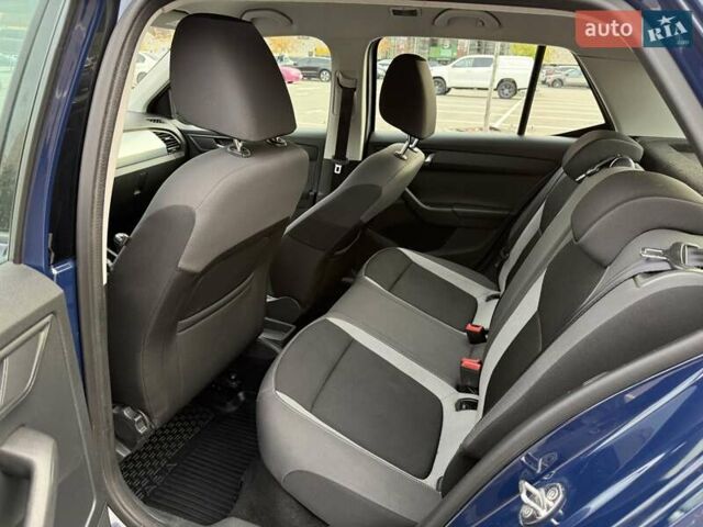 Синий Шкода Фабия, объемом двигателя 1 л и пробегом 108 тыс. км за 7300 $, фото 12 на Automoto.ua