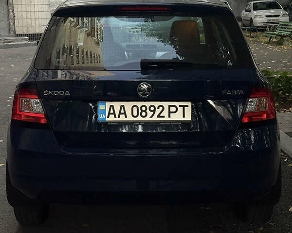 Синий Шкода Фабия, объемом двигателя 1 л и пробегом 175 тыс. км за 6900 $, фото 3 на Automoto.ua