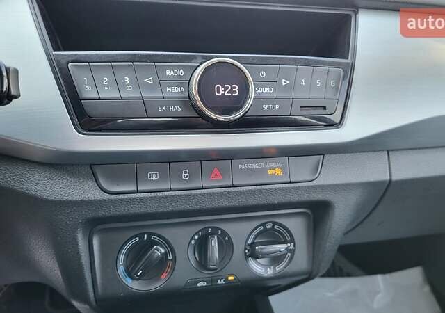 Синий Шкода Фабия, объемом двигателя 1 л и пробегом 191 тыс. км за 6990 $, фото 1 на Automoto.ua