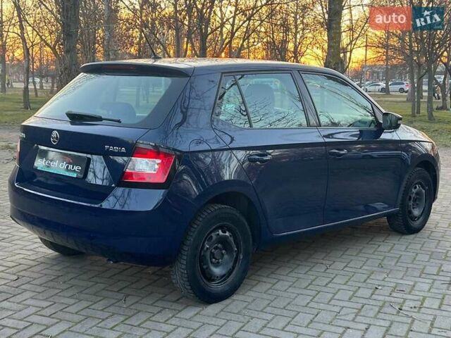 Синий Шкода Фабия, объемом двигателя 1 л и пробегом 118 тыс. км за 7399 $, фото 4 на Automoto.ua