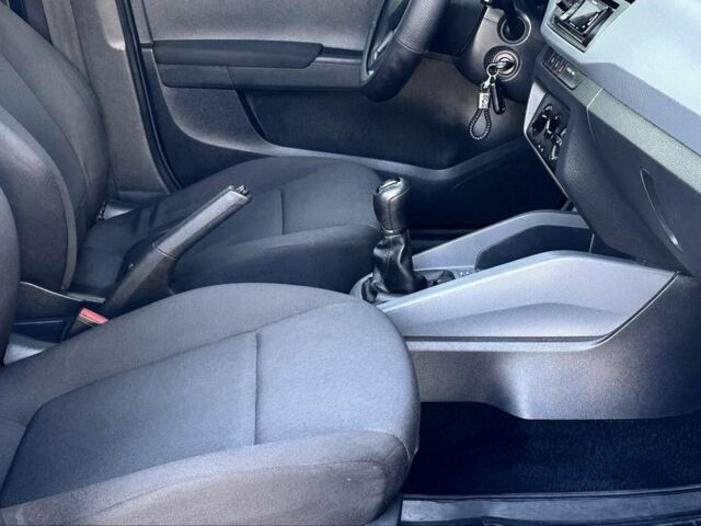 Синий Шкода Фабия, объемом двигателя 1 л и пробегом 160 тыс. км за 8900 $, фото 11 на Automoto.ua