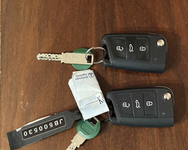 Синий Шкода Фабия, объемом двигателя 1 л и пробегом 175 тыс. км за 6900 $, фото 8 на Automoto.ua