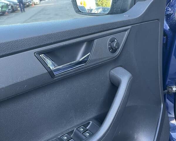 Шкода Фабия 2018 в Киеве на Automoto.ua Синий Шкода Фабия, объемом двигателя 1 л и пробегом 167 тыс. км за 6062 $, фото 11 на Automoto.ua