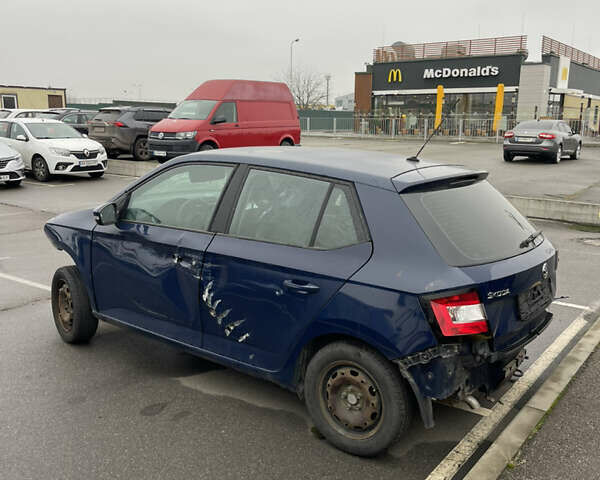 Синій Шкода Фабія, об'ємом двигуна 1 л та пробігом 60 тис. км за 3700 $, фото 4 на Automoto.ua