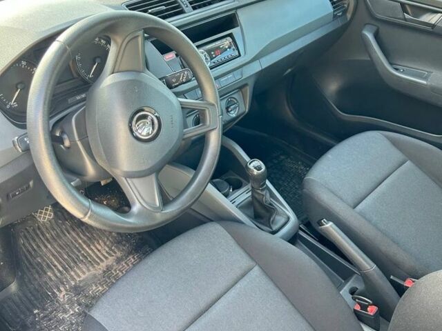 Синий Шкода Фабия, объемом двигателя 1 л и пробегом 100 тыс. км за 7000 $, фото 14 на Automoto.ua