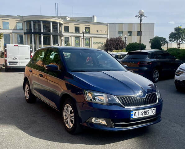 Синий Шкода Фабия, объемом двигателя 1 л и пробегом 66 тыс. км за 7950 $, фото 3 на Automoto.ua