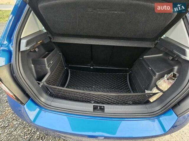 Синий Шкода Фабия, объемом двигателя 1 л и пробегом 41 тыс. км за 15800 $, фото 8 на Automoto.ua