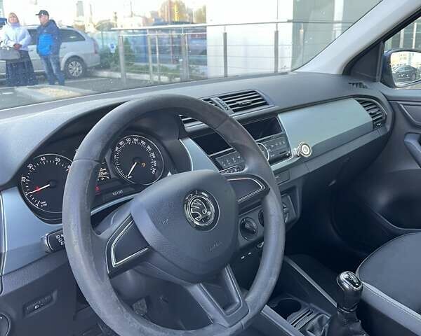 Шкода Фабия 2018 в Киеве на Automoto.ua Синий Шкода Фабия, объемом двигателя 1 л и пробегом 188 тыс. км за 6305 $, фото 14 на Automoto.ua