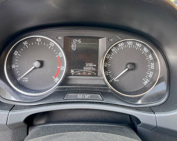 Синий Шкода Фабия, объемом двигателя 1 л и пробегом 66 тыс. км за 7950 $, фото 13 на Automoto.ua