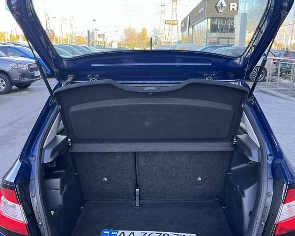 Шкода Фабия 2018 в Киеве на Automoto.ua Синий Шкода Фабия, объемом двигателя 1 л и пробегом 167 тыс. км за 6062 $, фото 13 на Automoto.ua