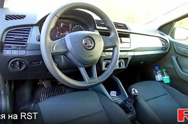 Синий Шкода Фабия, объемом двигателя 1 л и пробегом 145 тыс. км за 7500 $, фото 4 на Automoto.ua