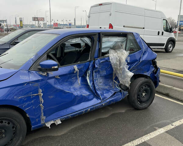 Синій Шкода Фабія, об'ємом двигуна 1 л та пробігом 60 тис. км за 3000 $, фото 4 на Automoto.ua